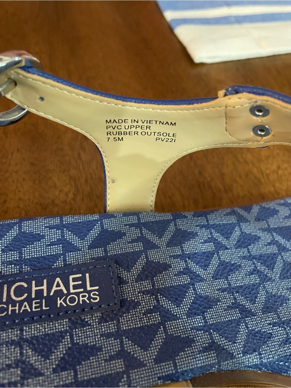 Michael Kors Blue Logo Pattern T-Strap Sandals with Silver Hardware - Picture 4 of 6